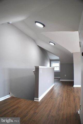 125 E AVON RD, Brookhaven, PA 19015