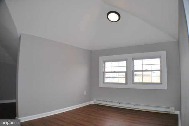 125 E AVON RD, Brookhaven, PA 19015