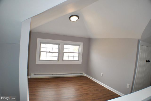 125 E AVON RD, Brookhaven, PA 19015