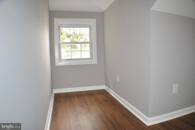 125 E AVON RD, Brookhaven, PA 19015