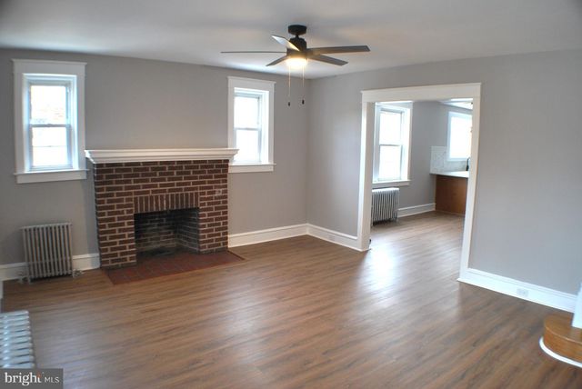 125 E AVON RD, Brookhaven, PA 19015