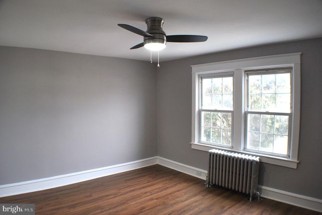 125 E AVON RD, Brookhaven, PA 19015