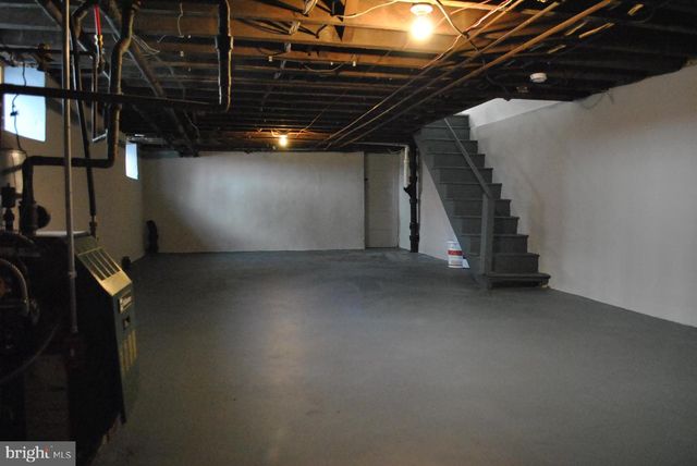 125 E AVON RD, Brookhaven, PA 19015