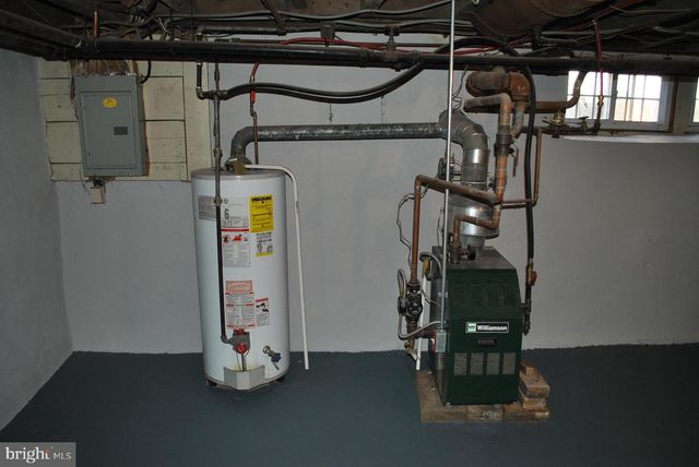 125 E AVON RD, Brookhaven, PA 19015