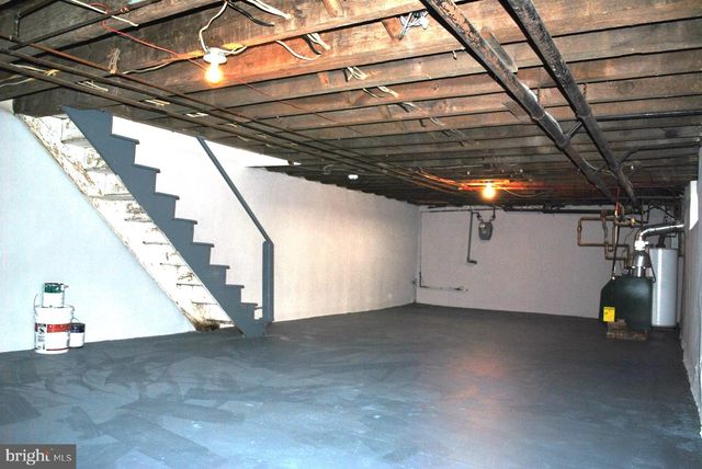 125 E AVON RD, Brookhaven, PA 19015