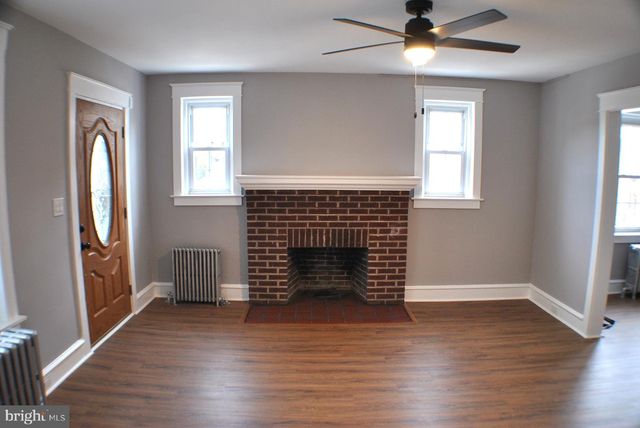 125 E AVON RD, Brookhaven, PA 19015