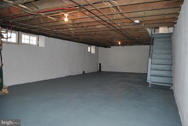 125 E AVON RD, Brookhaven, PA 19015