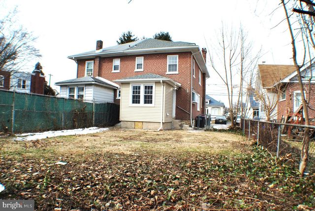 125 E AVON RD, Brookhaven, PA 19015