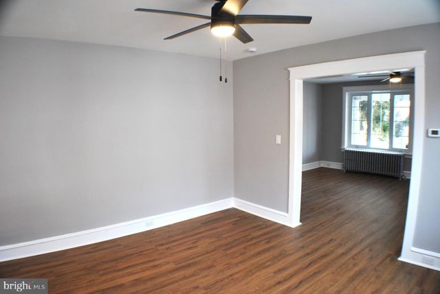 125 E AVON RD, Brookhaven, PA 19015