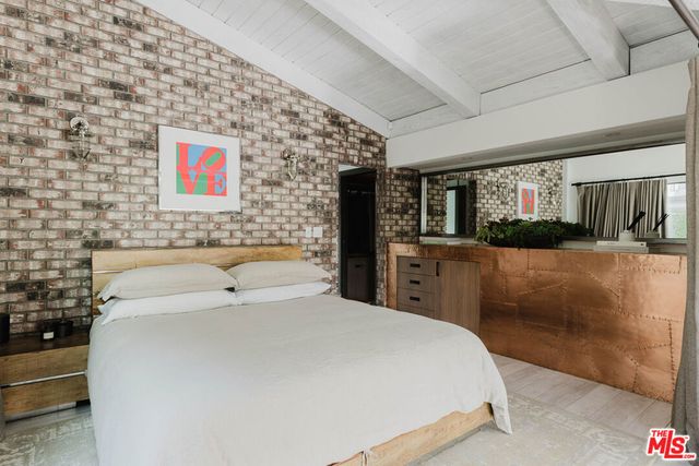 1310 LONDONDERRY Place, Los Angeles, CA 90069