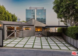 1310 LONDONDERRY Place, Los Angeles, CA 90069