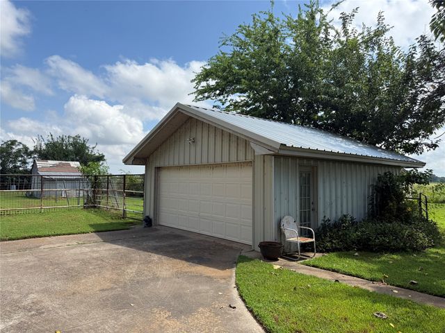 446 County Road 1605, Ravenna, TX 75476