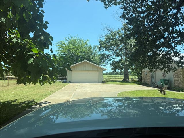 446 County Road 1605, Ravenna, TX 75476
