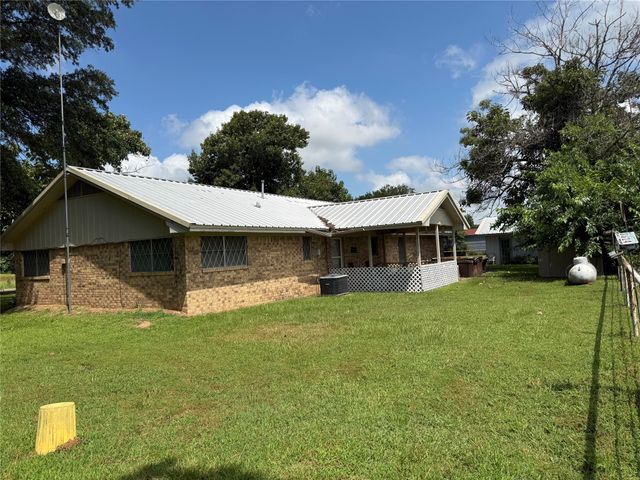 446 County Road 1605, Ravenna, TX 75476