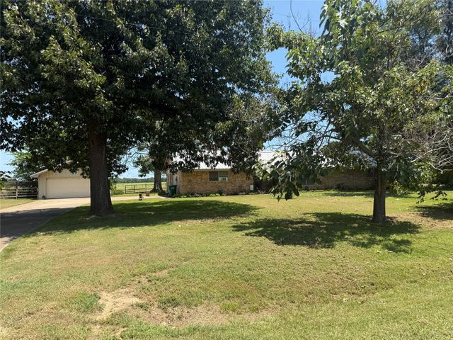 446 County Road 1605, Ravenna, TX 75476