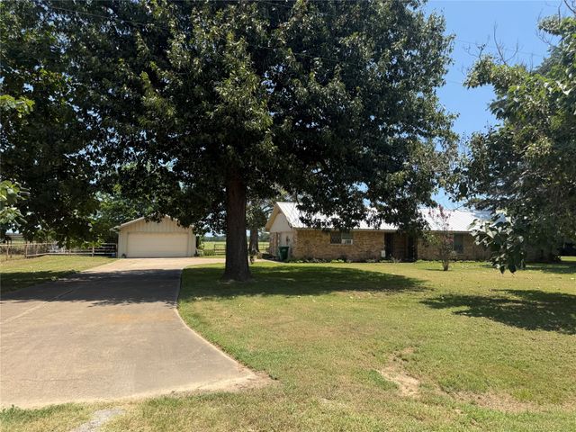 446 County Road 1605, Ravenna, TX 75476