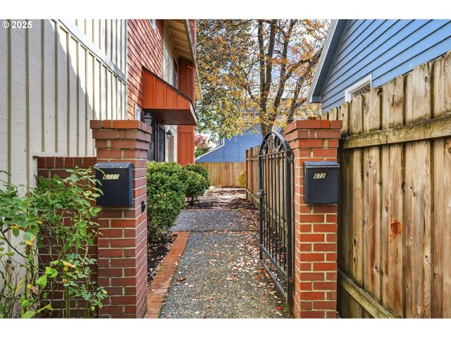 -1 S VIRGINIA Ave, Portland, OR 97219