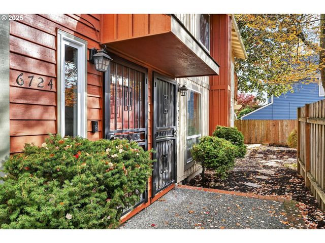 -1 S VIRGINIA Ave, Portland, OR 97219