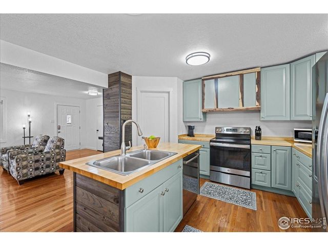 605 6th St, Windsor, CO 80550