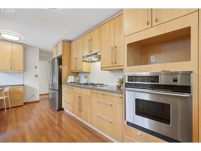 7969 Se THOMPSON Rd, Milwaukie, OR 97222
