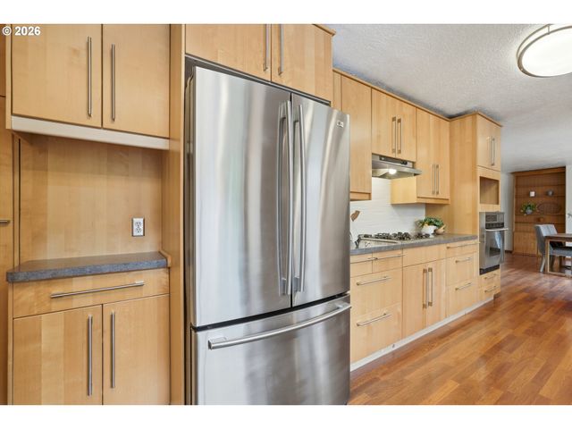 7969 Se THOMPSON Rd, Milwaukie, OR 97222