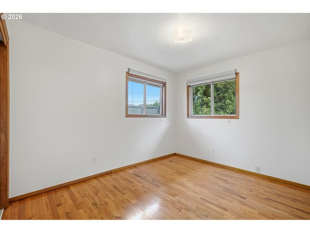 7969 Se THOMPSON Rd, Milwaukie, OR 97222