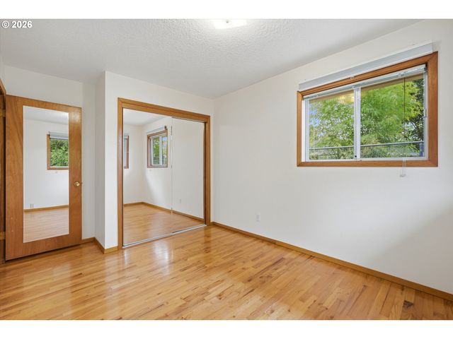 7969 Se THOMPSON Rd, Milwaukie, OR 97222