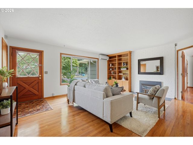 7969 Se THOMPSON Rd, Milwaukie, OR 97222