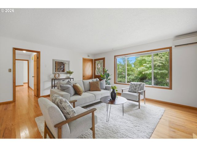 7969 Se THOMPSON Rd, Milwaukie, OR 97222
