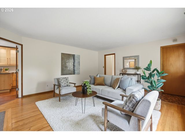 7969 Se THOMPSON Rd, Milwaukie, OR 97222