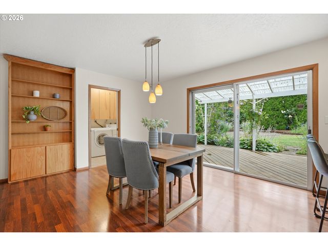 7969 Se THOMPSON Rd, Milwaukie, OR 97222