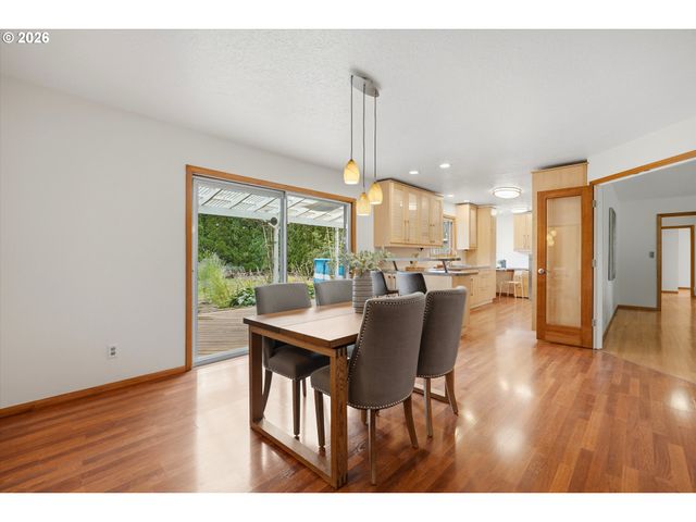 7969 Se THOMPSON Rd, Milwaukie, OR 97222