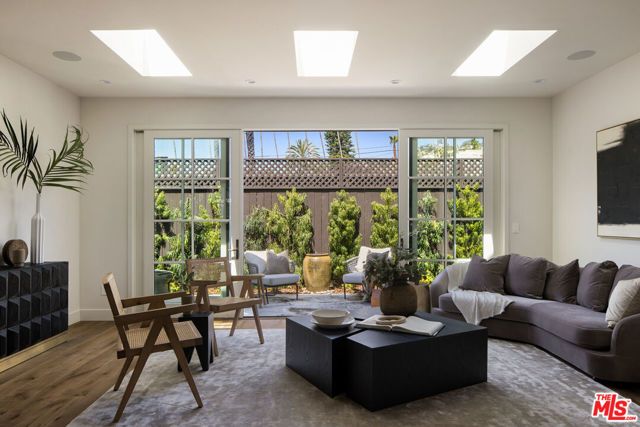 1635 N Genesee Avenue, Los Angeles, CA 90046
