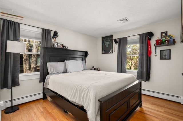 18 Aurele Cir, Reading, MA 01867