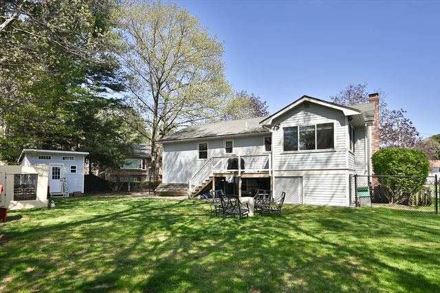 18 Aurele Cir, Reading, MA 01867
