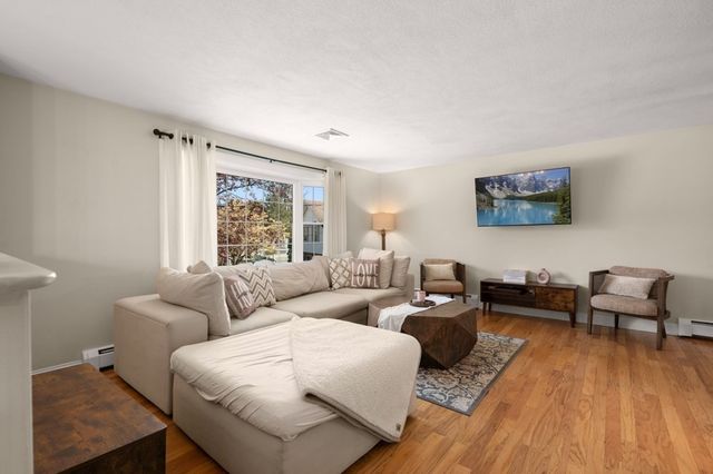 18 Aurele Cir, Reading, MA 01867