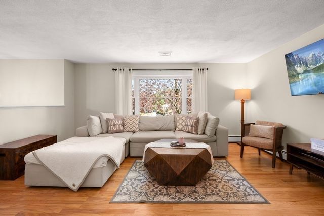 18 Aurele Cir, Reading, MA 01867