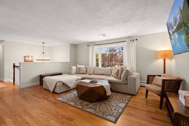 18 Aurele Cir, Reading, MA 01867