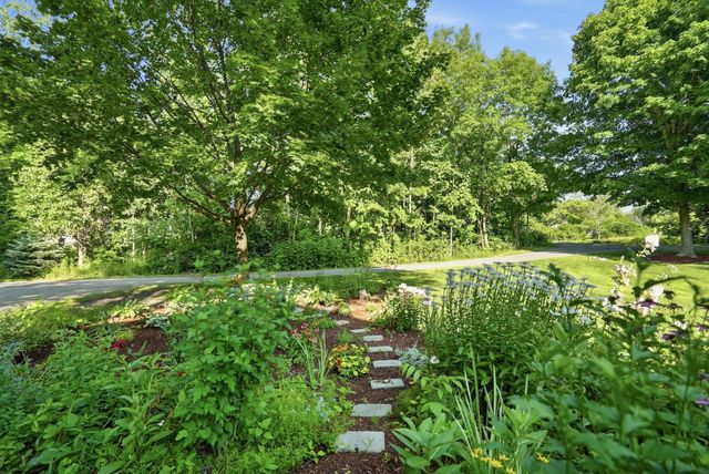 99 Westview Drive, South Burlington, VT 05403