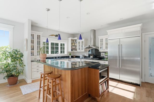 99 Westview Drive, South Burlington, VT 05403