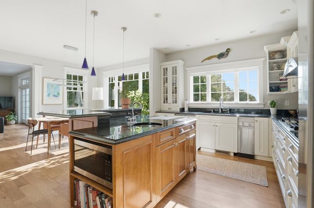 99 Westview Drive, South Burlington, VT 05403