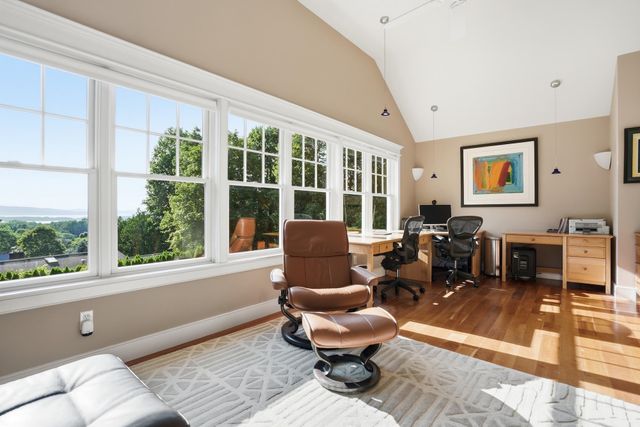 99 Westview Drive, South Burlington, VT 05403