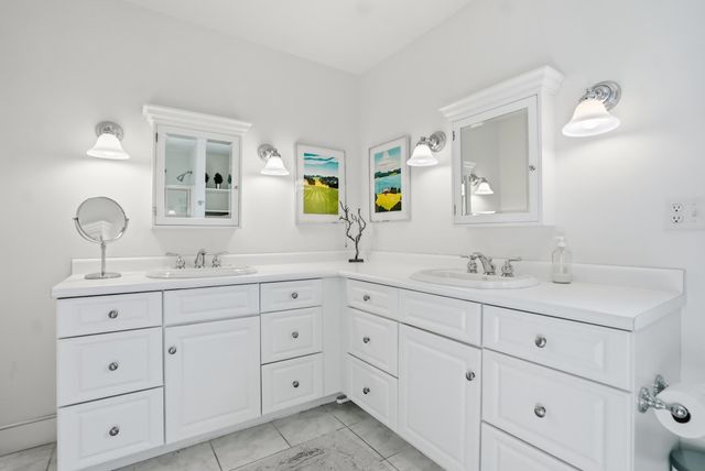 99 Westview Drive, South Burlington, VT 05403