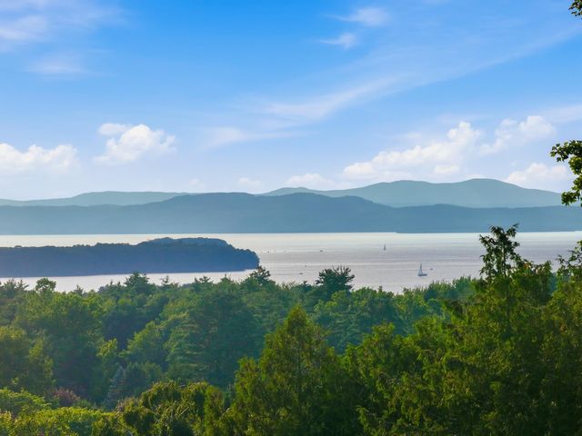 99 Westview Drive, South Burlington, VT 05403