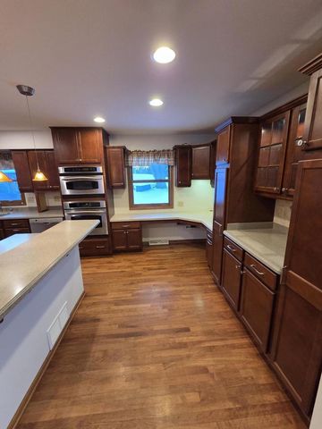 W225S4375 Guthrie ROAD, Waukesha, WI 53189