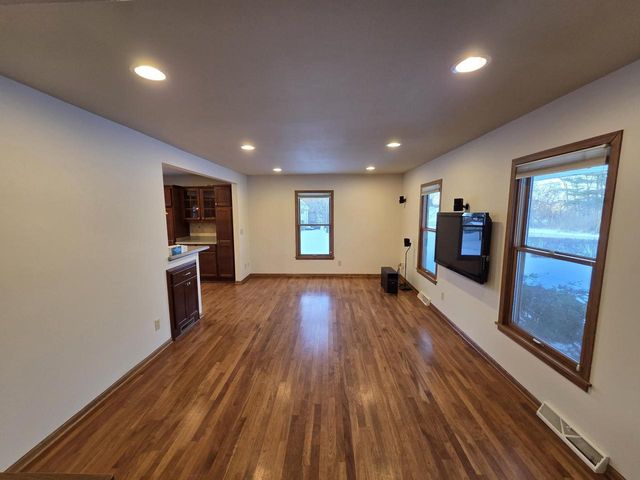 W225S4375 Guthrie ROAD, Waukesha, WI 53189