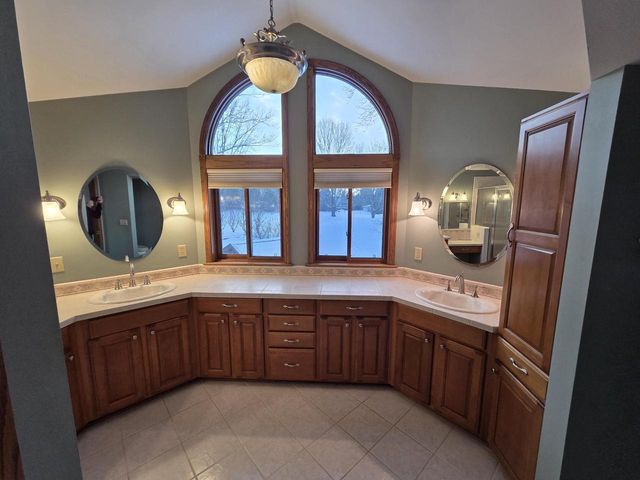 W225S4375 Guthrie ROAD, Waukesha, WI 53189