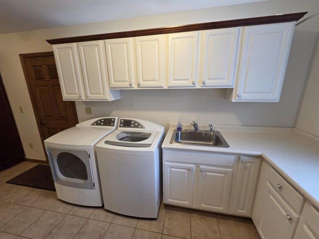 W225S4375 Guthrie ROAD, Waukesha, WI 53189