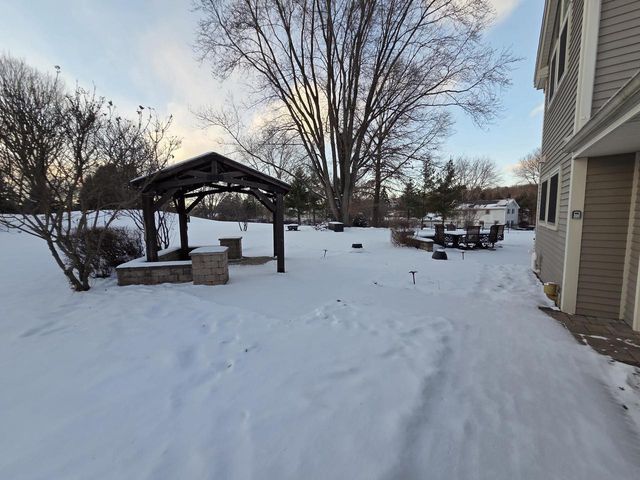 W225S4375 Guthrie ROAD, Waukesha, WI 53189