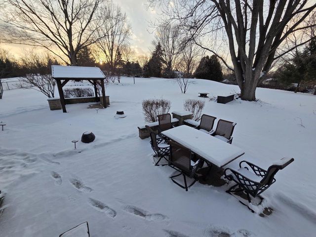 W225S4375 Guthrie ROAD, Waukesha, WI 53189